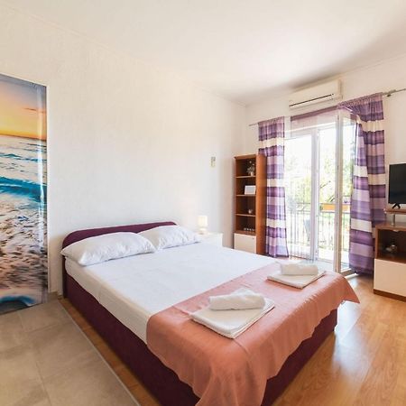 Apartment Livaja Kaštel Novi Eksteriør billede