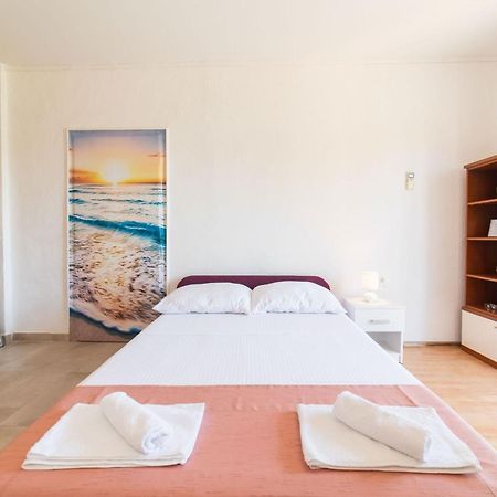 Apartment Livaja Kaštel Novi Værelse billede