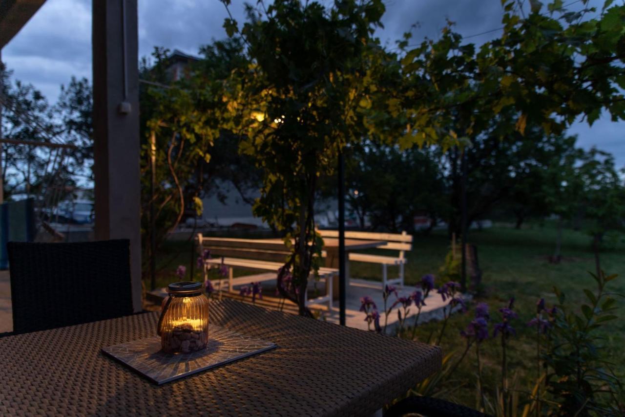 Apartment Livaja Kaštel Novi Eksteriør billede