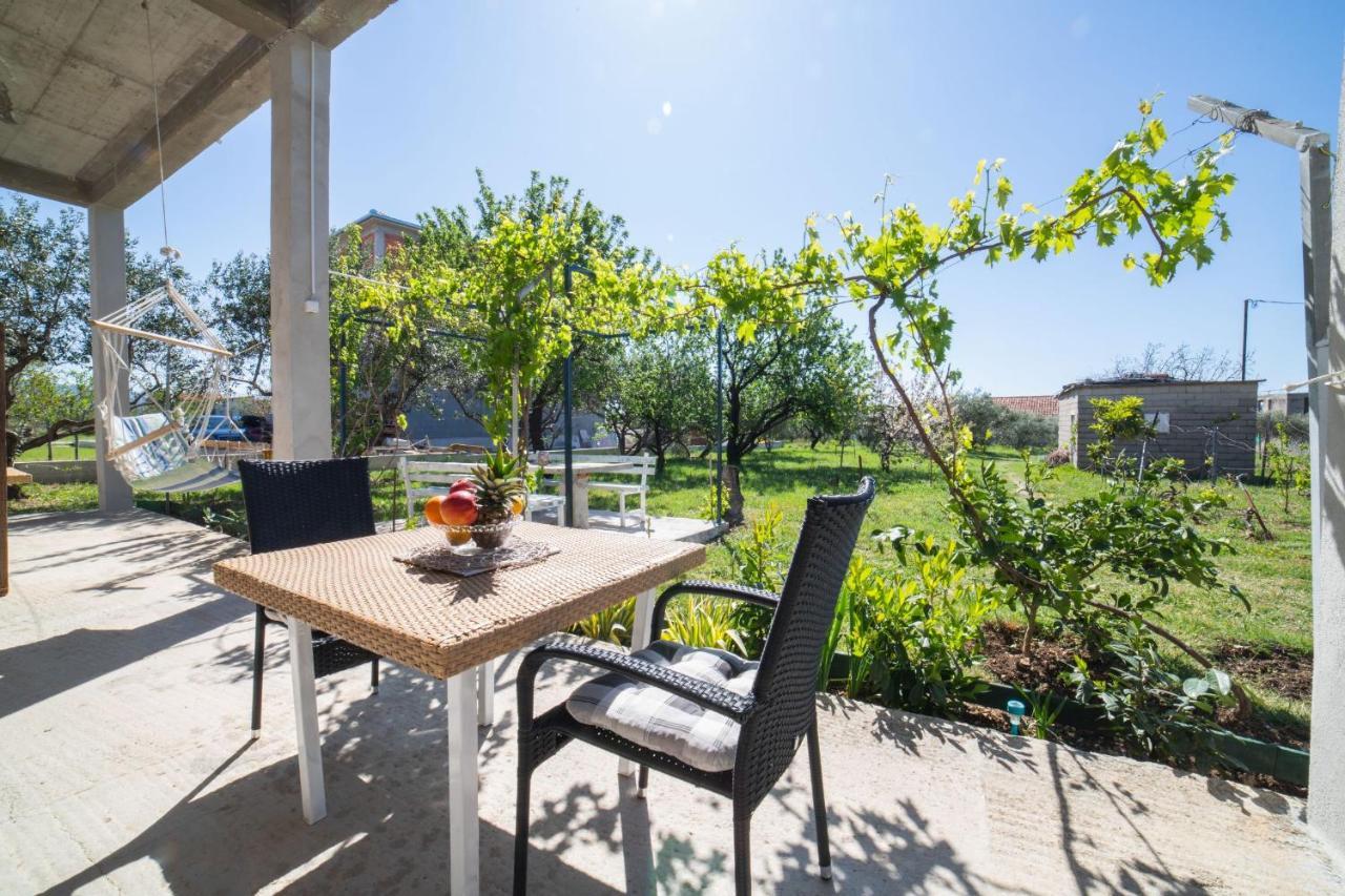 Apartment Livaja Kaštel Novi Eksteriør billede